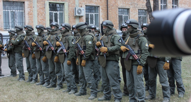 Президент Петр Порошенко, принял присягу бойцов спецназа НАБУ - фото