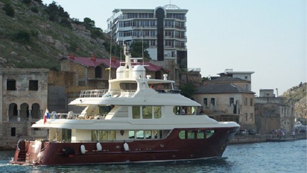 У турецких берегов обнаружили яхту беглого Януковича