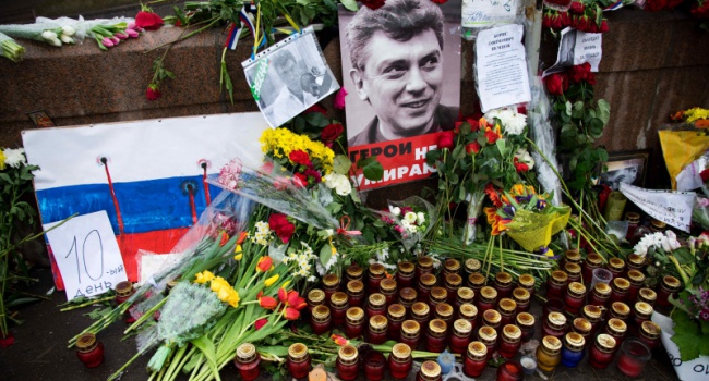 В Москве неизвестные ликвидировали мемориал Немцова