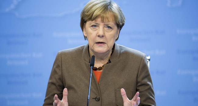 Меркель получила похвалу от Юнкера