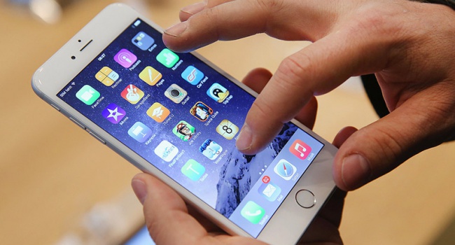 Впервые во всем мире упали продажи iPhone