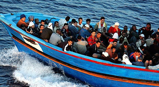 СМИ узнали, сколько «бедные» мигранты тратят на место в лодке до Европы