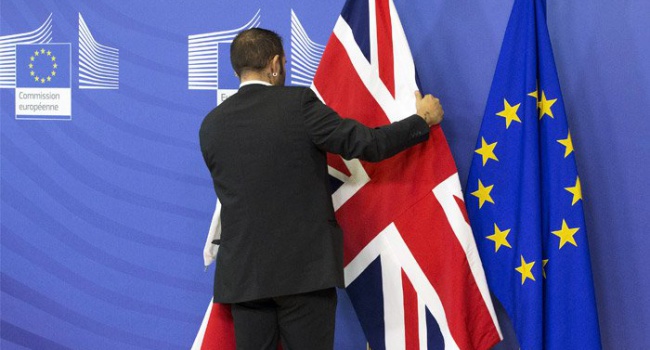 Опрос в Великобритании: британцы готовы голосовать за выход из ЕС