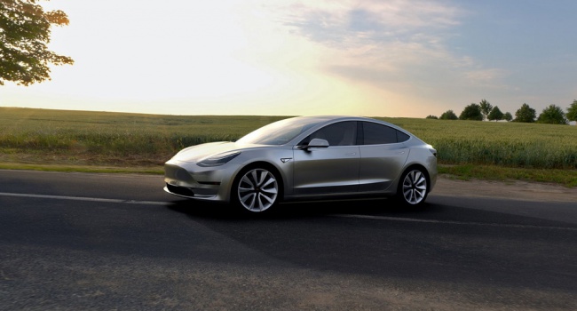 Новая модель электрокара от Tesla бьет все рекорды продаж - видео