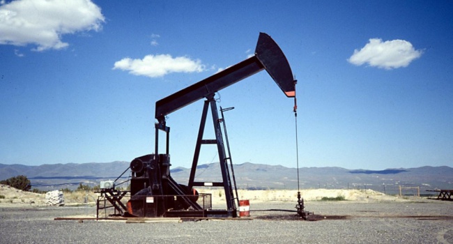 Торги начались с резкого роста нефтяных котировок