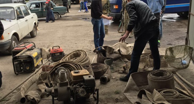 В Ровенской области СБУ и НП грабили скупщиков янтаря