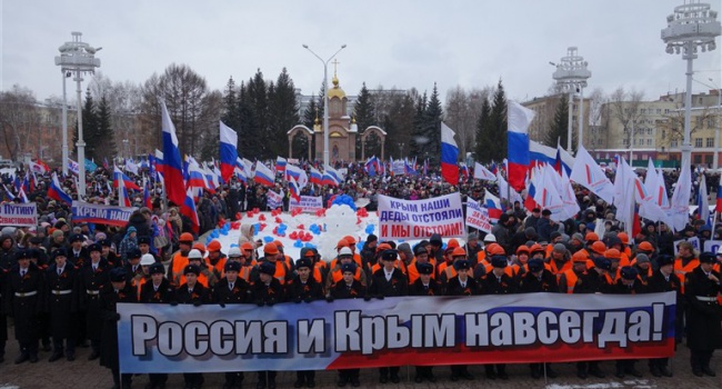 Казарин: у прокремлевских жителей Крыма совсем другая реальность