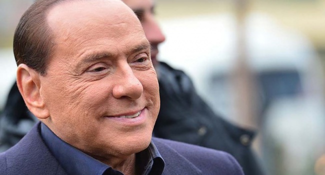 Сильвио Берлускони после операции на сердце попал в реанимацию