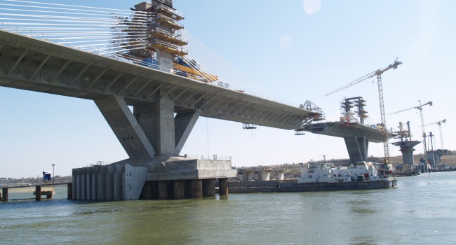 Строительство Керченского моста проплачено РФ на 3 %