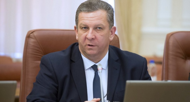 Министр социальной политики предлагает радикально повысить зарплаты в Украине