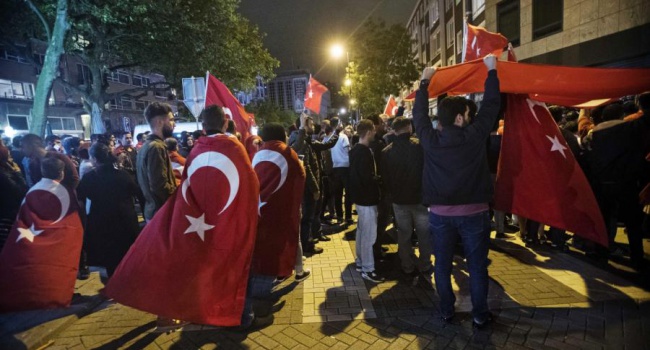 Стало известно, что о событиях в Турции думают турки, живущие в ЕС