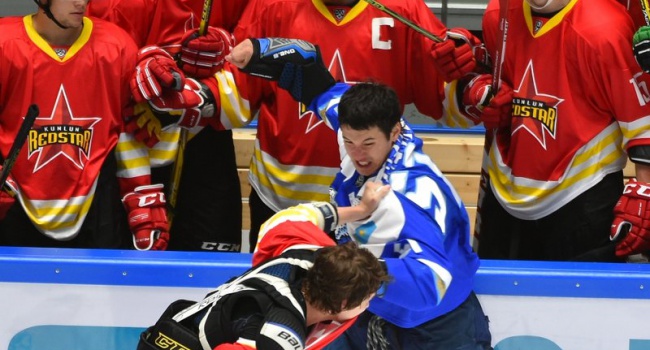 Китайська команда дебютувала в чемпіонаті Росії масовою бійкою