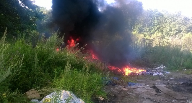 На Тернопольщине горела свалка