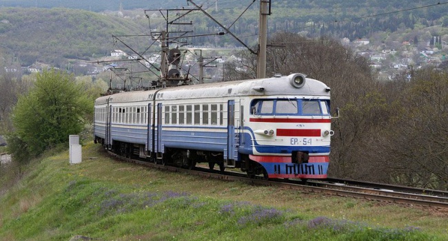 'Люди в панике выскакивали на ходу': во Львовской области зажегся поезд
