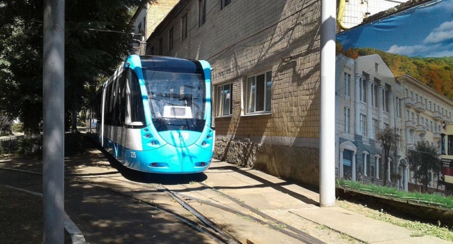 В Виннице презентовали самый длинный трамвай