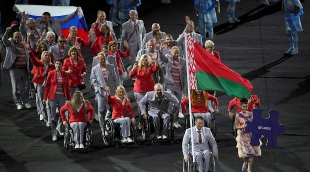 Білорусу, який пройшовся з прапором Росії на відкритті Паралімпіади, скасували акредитацію