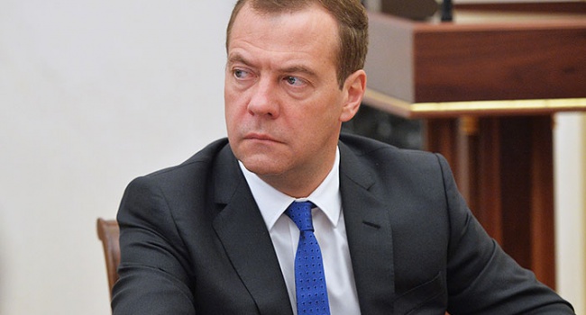 Медведев пока не определился, кому принадлежит Крым Медведев пока не определился, кому принадлежит Крым