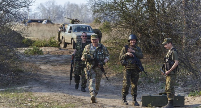 На Луганщине взорвался автомобиль с военнослужащими На Луганщине взорвался автомобиль с военнослужащими