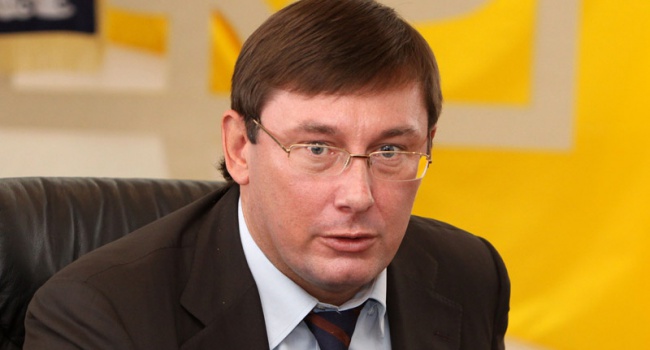 Немає коли чекати очного суду - Луценко про справу Януковича Немає коли чекати очного суду - Луценко про справу Януковича