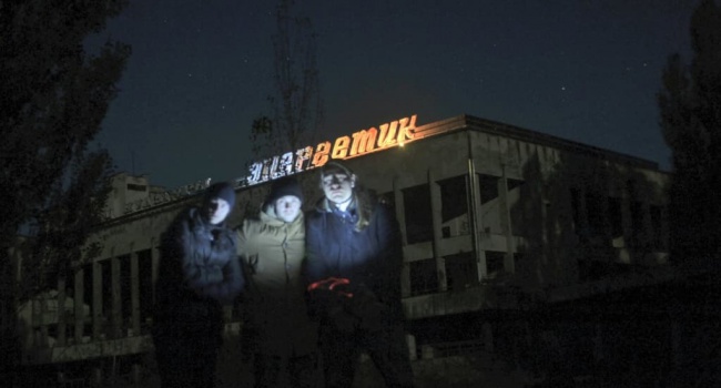 В Припяти появилось освещение спустя 30 лет, - фотофакт В Припяти появилось освещение спустя 30 лет, - фотофакт