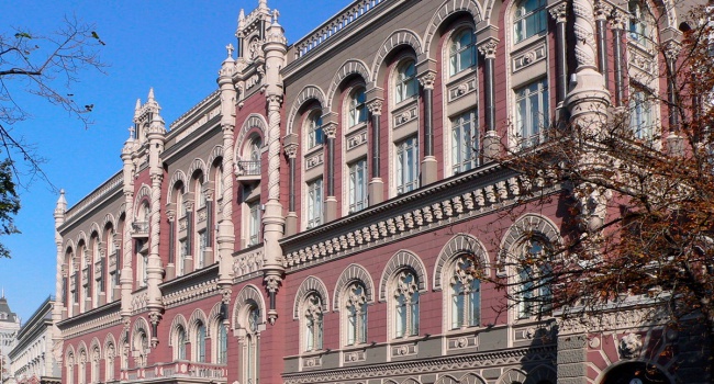 До заступниці глави НБУ прийшли з обшуком в рамках справи "Банку Михайлівський" До заступниці глави НБУ прийшли з обшуком в рамках справи "Банку Михайлівський"