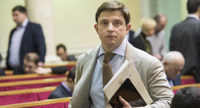 Нардеп задекларував 95 картин (ВИПРАВЛЕНО) Нардеп задекларував 95 картин (ВИПРАВЛЕНО)