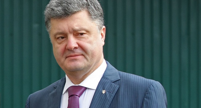 Порошенко заплутався у власній брехні - журналіст Порошенко заплутався у власній брехні - журналіст