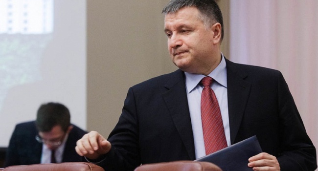 Аваков анонсировал реформу пожарной службы Аваков анонсировал реформу пожарной службы