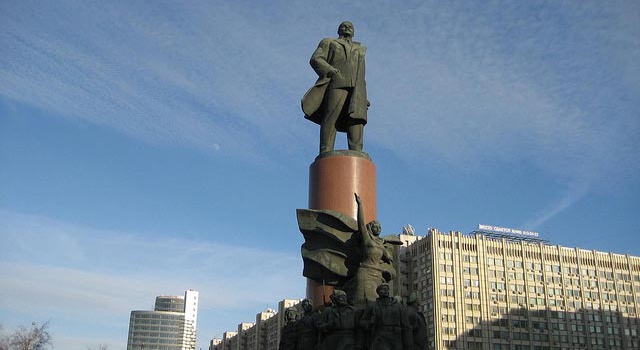 Памятники Ленину – не в граните, а в головах украинцев – Сергей Таран Памятники Ленину – не в граните, а в головах украинцев – Сергей Таран
