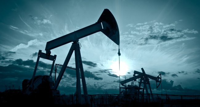 На рынках мира нефть подешевела более, чем на 2 % На рынках мира нефть подешевела более, чем на 2 %