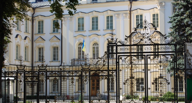 Впервые судьей Верховного суда Украины может стать "человек не из системы" Впервые судьей Верховного суда Украины может стать "человек не из системы"