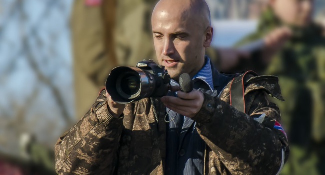 Черговий «шедевр» від Грема Філіпса показав справжнє ставлення росіян до так званих Л/ДНР (відео) Черговий «шедевр» від Грема Філіпса показав справжнє ставлення росіян до так званих Л/ДНР (відео)