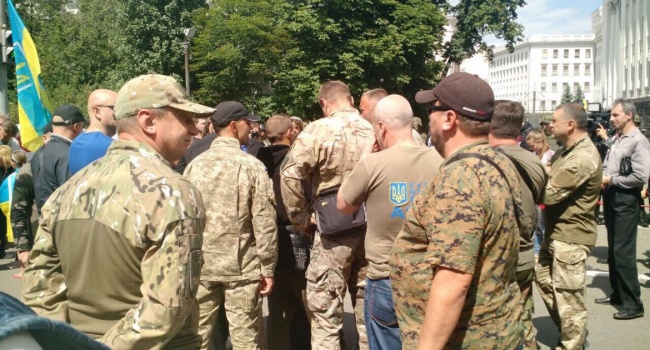 Адекватный атошник на Майдан не пойдет – Виталий Дейнега Адекватный атошник на Майдан не пойдет – Виталий Дейнега