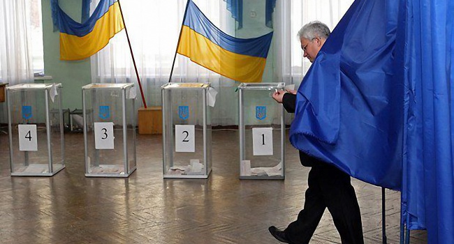 Политологи прогнозируют досрочные выборы в Украине