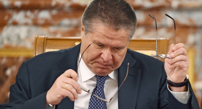 Улюкаева оставили под домашним арестом из-за «болезни» Улюкаева оставили под домашним арестом из-за «болезни»