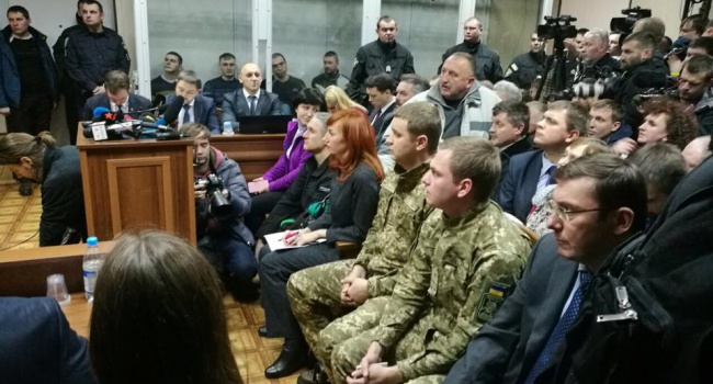 Свіжі новини з допиту Януковича Свіжі новини з допиту Януковича