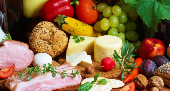 На административной границе Крыма снова изъяли сотни килограммов продуктов питания На административной границе Крыма снова изъяли сотни килограммов продуктов питания