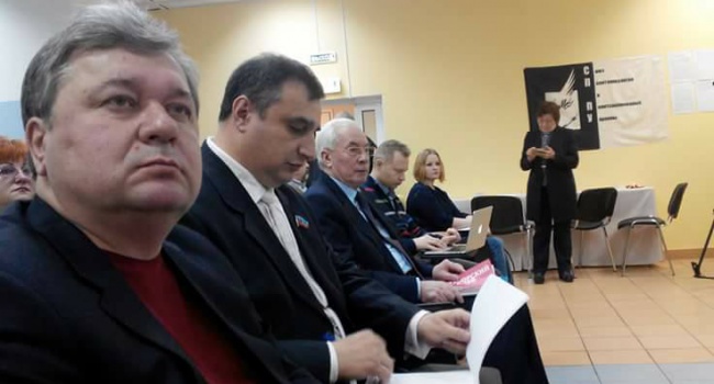 Блогер розповів що погубить українську владу Блогер розповів що погубить українську владу