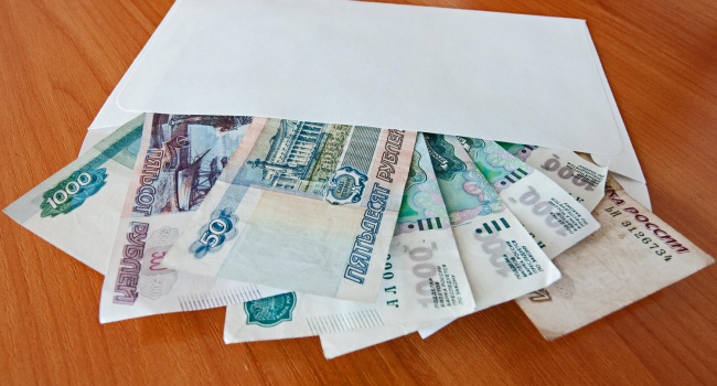 СМИ: в оккупированном Крыму дворники и врачи получают одинаковую зарплату СМИ: в оккупированном Крыму дворники и врачи получают одинаковую зарплату