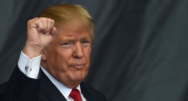 Эксперты заявили, что Трамп утопит США в долгах Эксперты заявили, что Трамп утопит США в долгах
