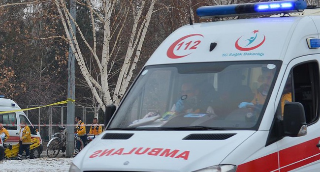 Теракт у Туреччині: 13 загиблих та 48 поранених Теракт у Туреччині: 13 загиблих та 48 поранених
