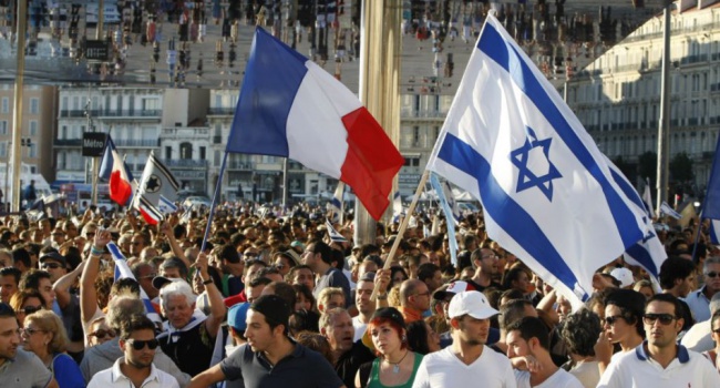 Израиль призывает евреев, живущих во Франции, срочно покинуть страну