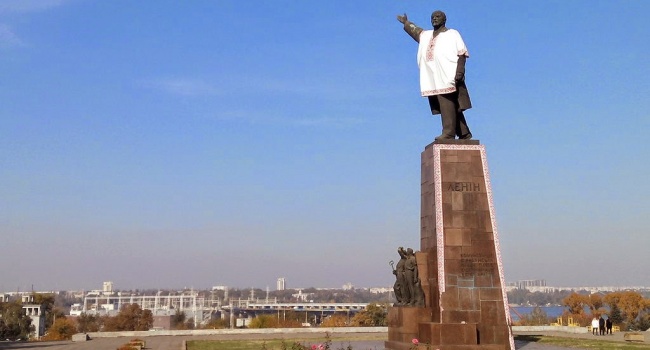 В Запорожье продадут памятник Ленину, чтобы установить монумент бойцам АТО