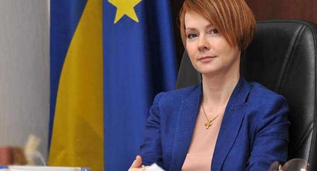 Порошенко решил, кто представит Украину в Гаагском трибунале против РФ Порошенко решил, кто представит Украину в Гаагском трибунале против РФ