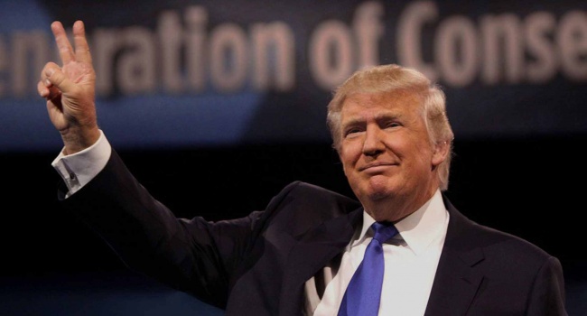 Спайсер розповів про "зв'язки" Трампа з Кремлем Спайсер розповів про "зв'язки" Трампа з Кремлем