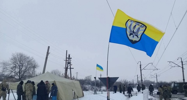 Блокада Донбасу розширюється