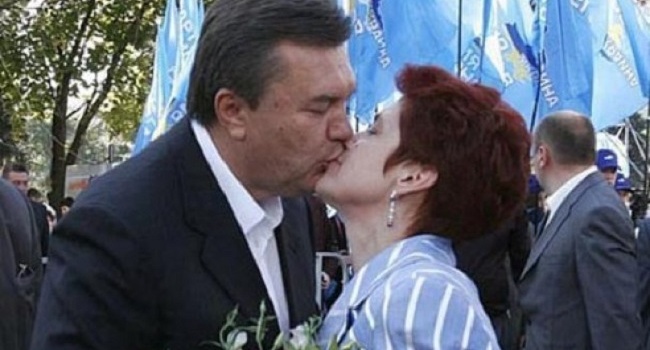 Янукович признался, с кем живёт после развода с женой Янукович признался, с кем живёт после развода с женой