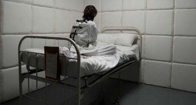 Главврач Сумской психбольницы подозревается в пытках пациентов