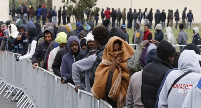 Угорщина змінить правила перебування мігрантів на своїй території 
