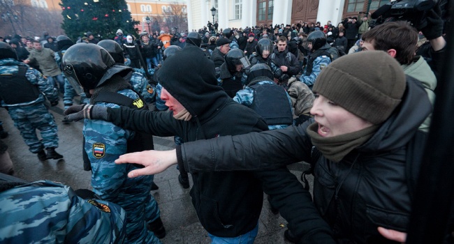 Поліцейські у Москві почали затримувати учасників акції протесту 